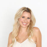 Headshot of Indianapolis Reiki practitioner Alison Papazois